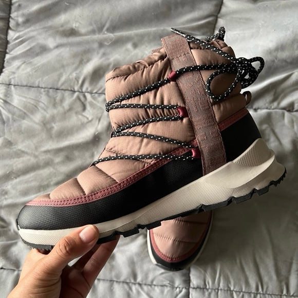 The North Face Women’s ThermoBall Lace Up Waterproof Boots women’s 9 - Picture 3 of 8